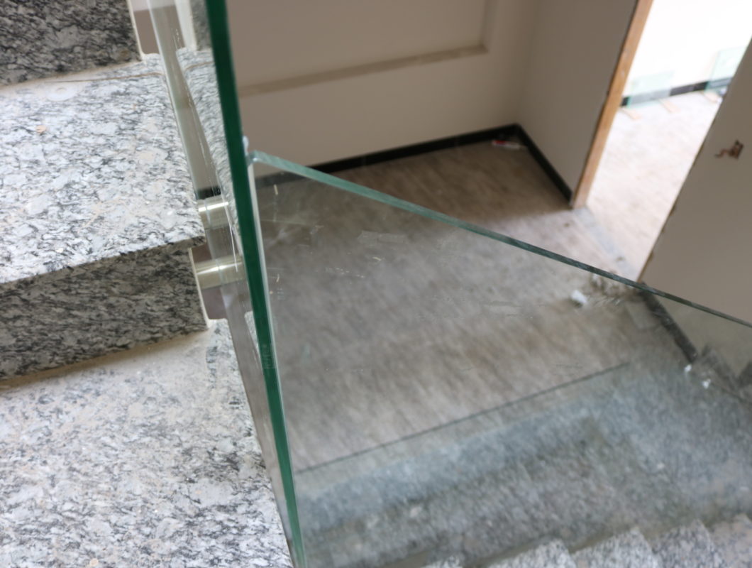 Kính Cường Lực Vũng Tàu – Thi công Giá Rẻ – 0966 212 323