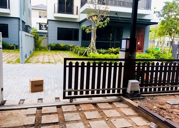 Cổng tự động Motor cổng trượt Roger