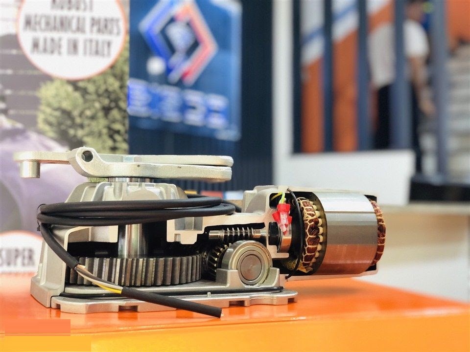 Motor cổng âm sàn Roger