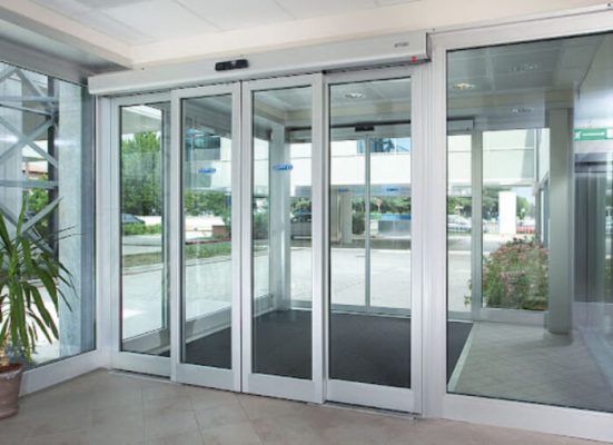 Các bộ phận kỹ thuật giúp cửa vận hành trơn tru