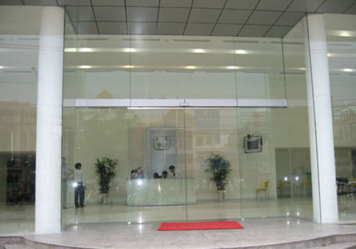 Lắp đặt cửa kính tự động giúp nâng cấp không gian sống