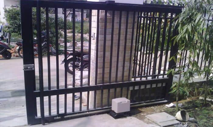 Mẫu cửa cổng sắt lùa đẹp 2022 phù hợp với mọi không gian