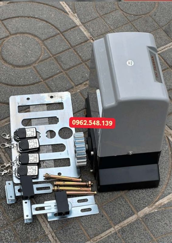 Các phụ kiện được cung cấp đầy đủ trong bộ motor YH
