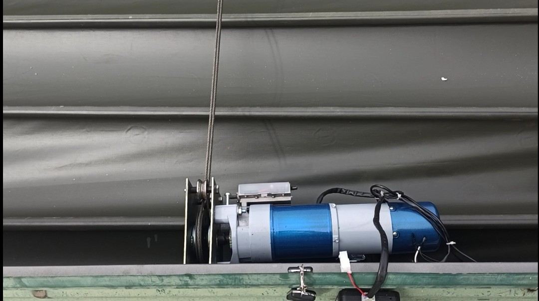 Motor kéo cho mái bạt cuốn