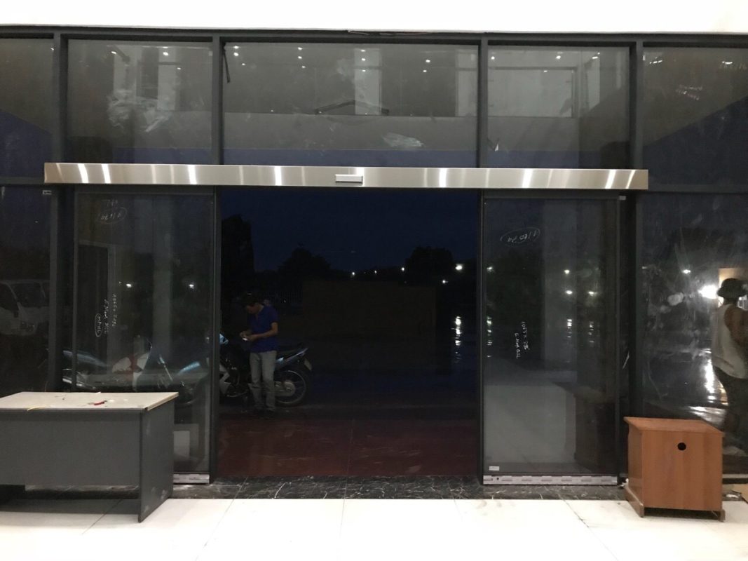 Cửa kính tự động Mire