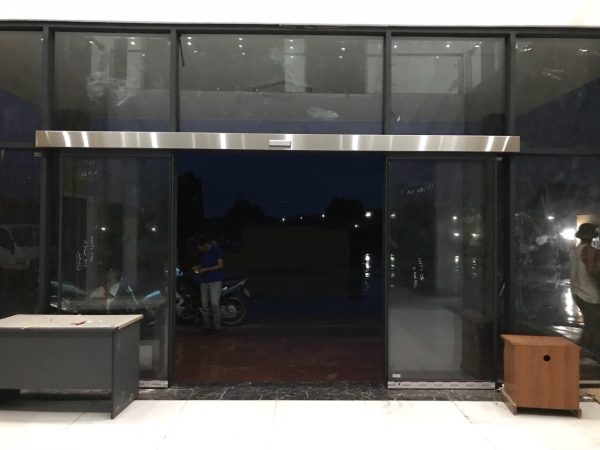 Cửa kính tự động Mire