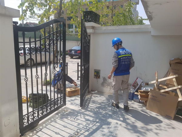 quy trình lắp đặt hệ cổng âm sàn tự động