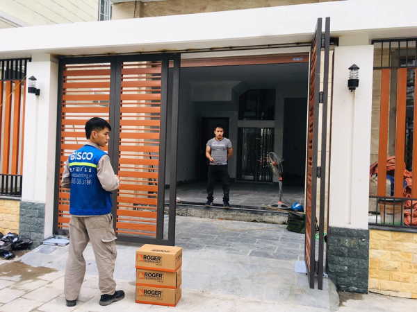 động cơ cổng âm sàn tự động