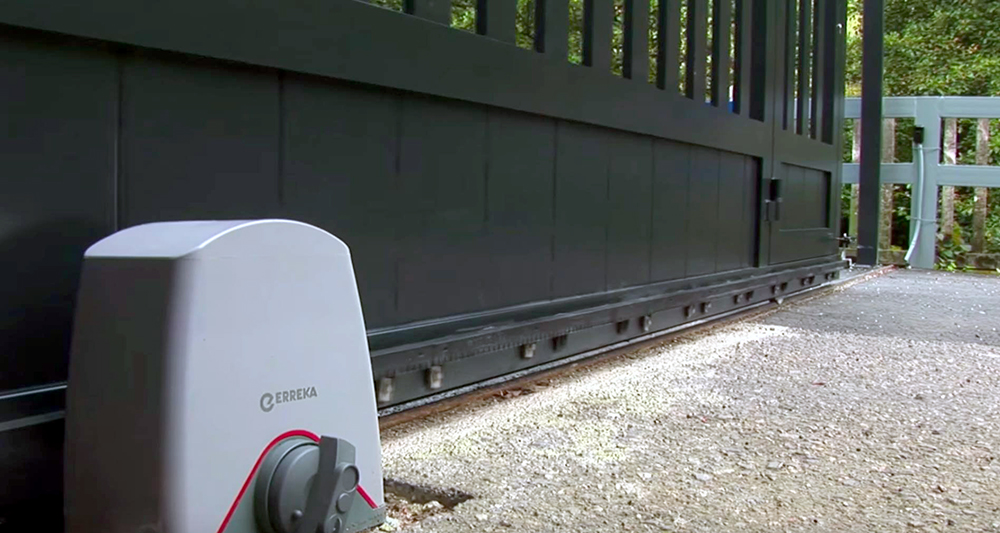 Nơi lắp đặt motor điện kéo trượt và đường ray 